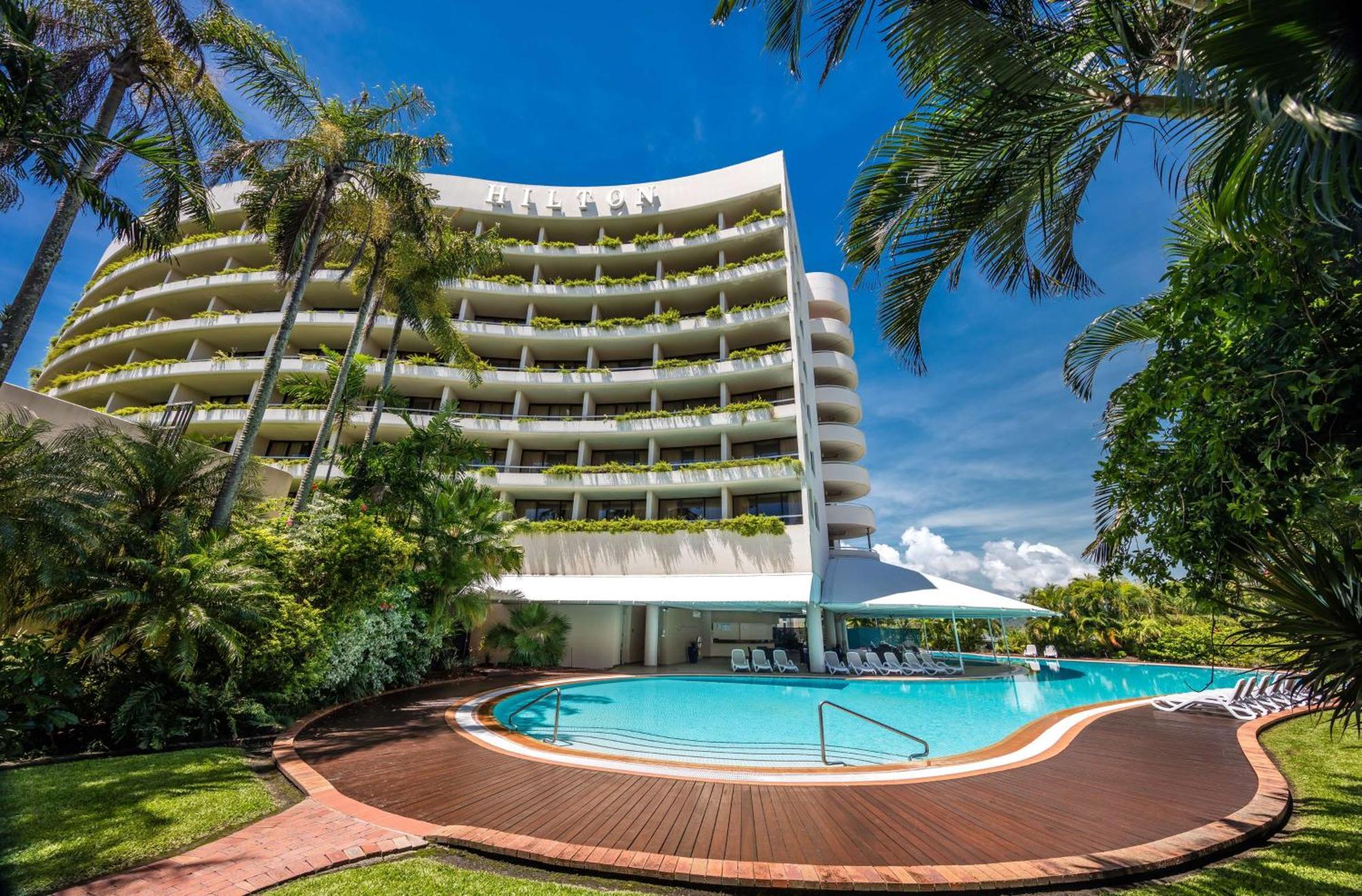 Hilton Cairns Hotel Esterno foto